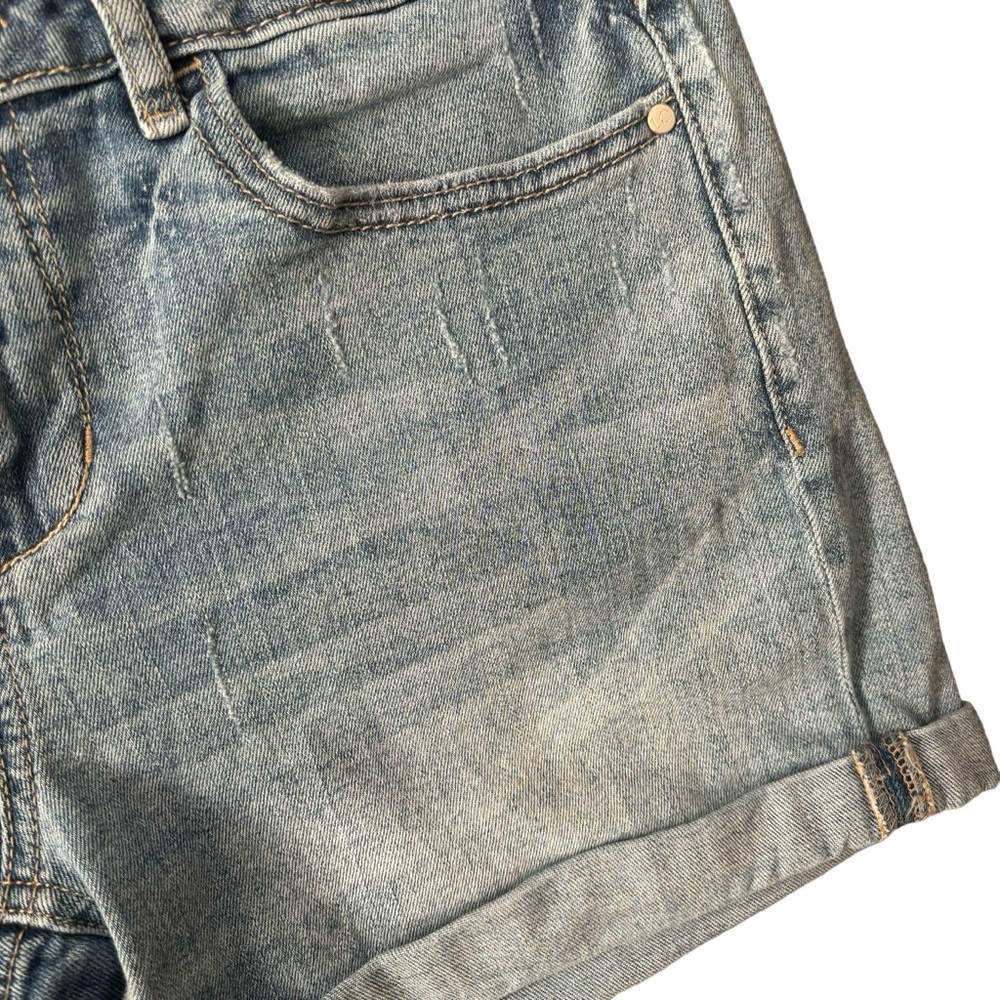 Lauren Conrad Light Wash Distressed Rolled Cuff Jean Shorts 4 - Picture 4 of 13